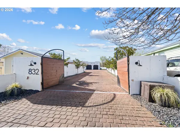 832 E MAIN ST, Hermiston, OR 97838