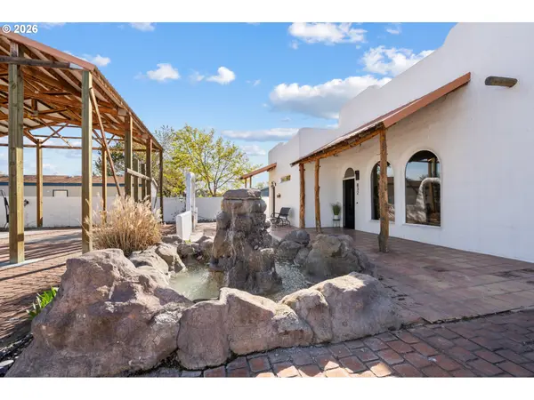 832 E MAIN ST, Hermiston, OR 97838