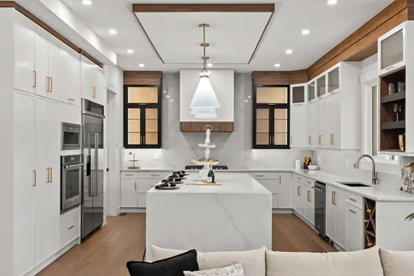 102 South Shore RD, Chestermere, AB T1X 3G2