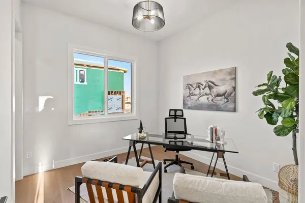 102 South Shore RD, Chestermere, AB T1X 3G2