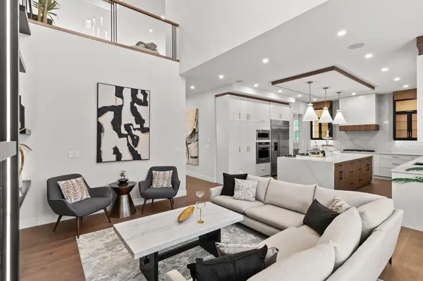 102 South Shore RD, Chestermere, AB T1X 3G2