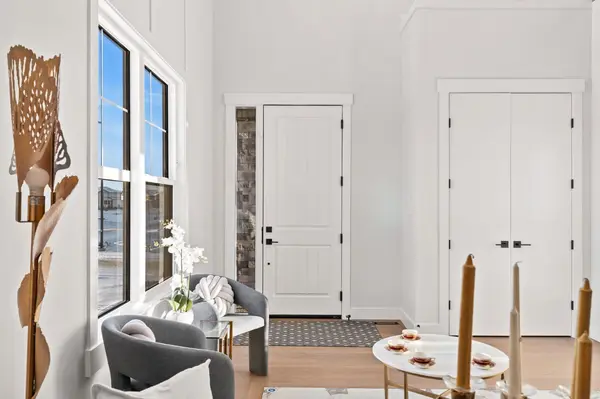 91 South Shore RD, Chestermere, AB T1X 2S2