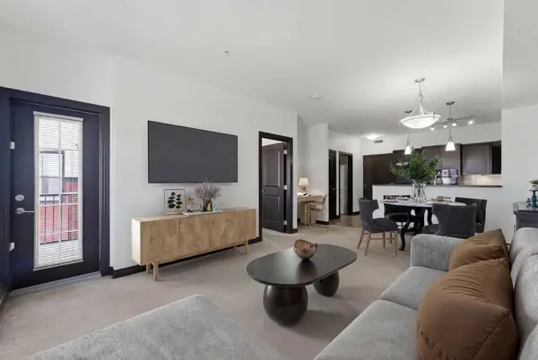 30 Royal Oak PLZ NW #242, Calgary, AB T3G 0C1