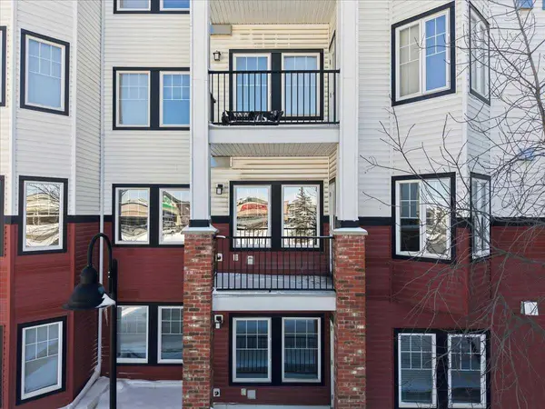 30 Royal Oak PLZ NW #242, Calgary, AB T3G 0C1