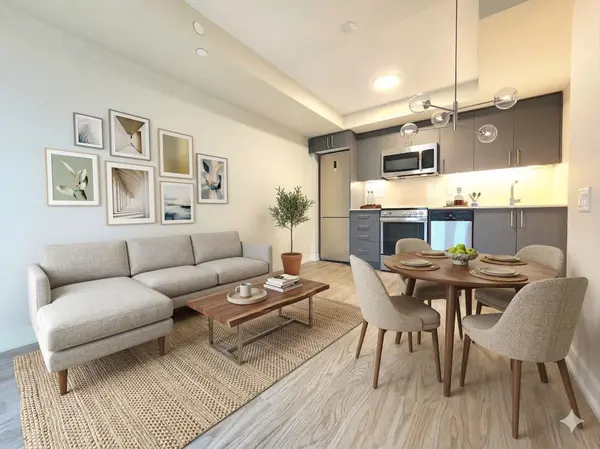 38 Monte Kwinter CT #1318, Toronto C06, ON M3H 0E2