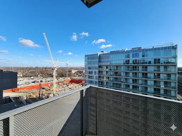 38 Monte Kwinter CT #1318, Toronto C06, ON M3H 0E2