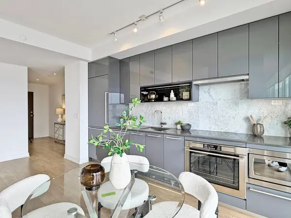 117 Mcmahon DR #2011, Toronto C15, ON M2K 0E4