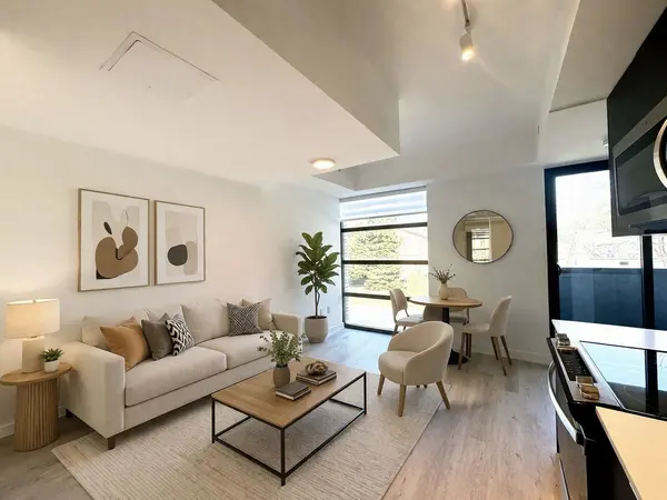 1604 Charles ST #126 B, Whitby, ON L1N 1B9