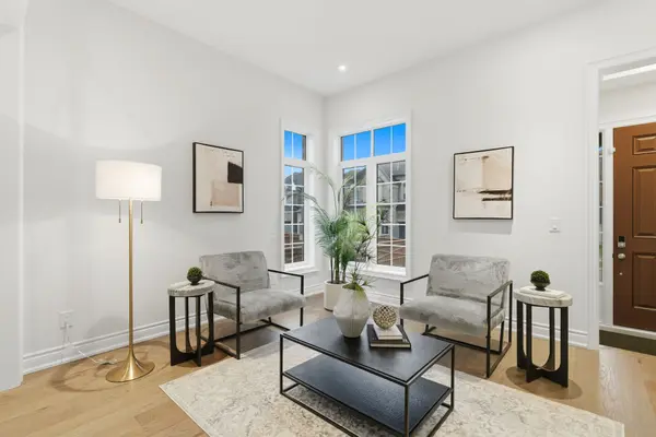 15 Brabin CIR, Whitby, ON L1P 0C1