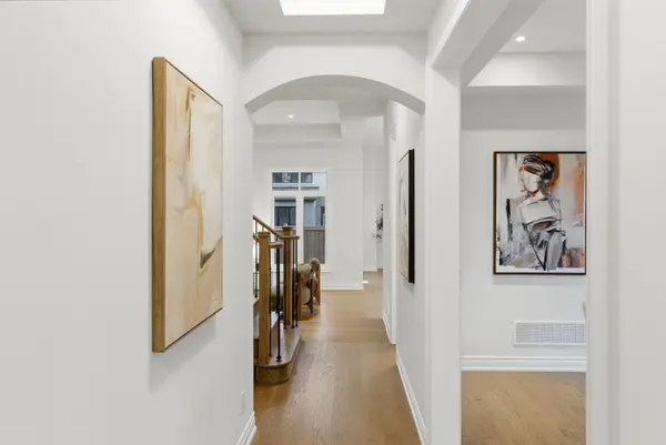 15 Brabin CIR, Whitby, ON L1P 0C1