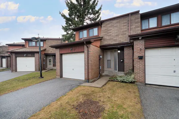 11 Plaisance RD #37, Richmond Hill, ON L4C 5H1
