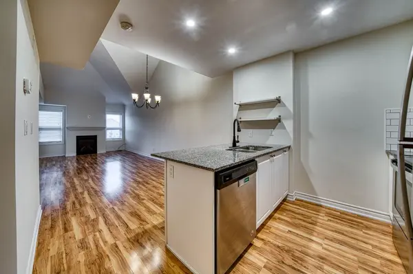 2 Cove CT #302, Collingwood, ON L9Y 0Y6