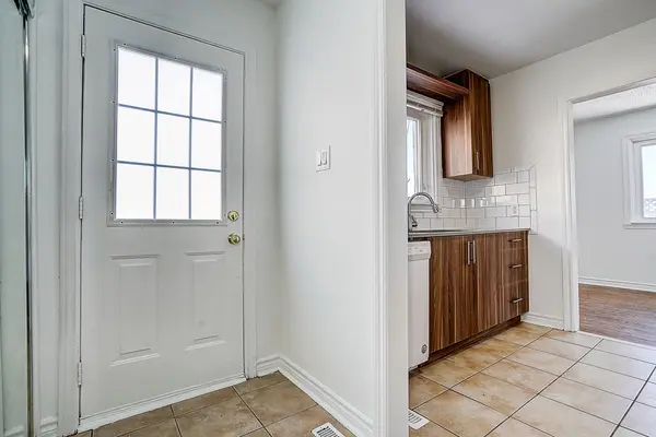 7 Town House CRES, Brampton, ON L6W 3C3