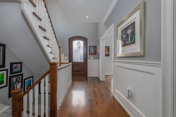 72 EAGLE RD, Toronto W07, ON M8Z 4J2