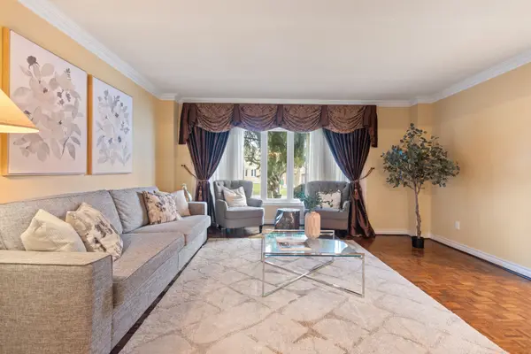 4873 Forest Hill DR, Mississauga, ON L5M 5B1