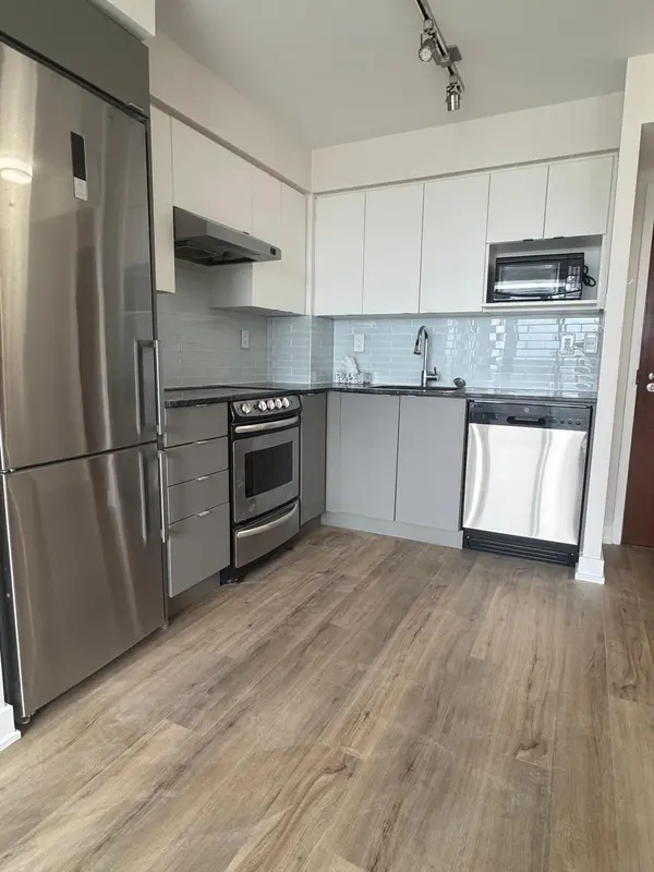 160 Flemington RD #1216, Toronto W04, ON M6A 1N6