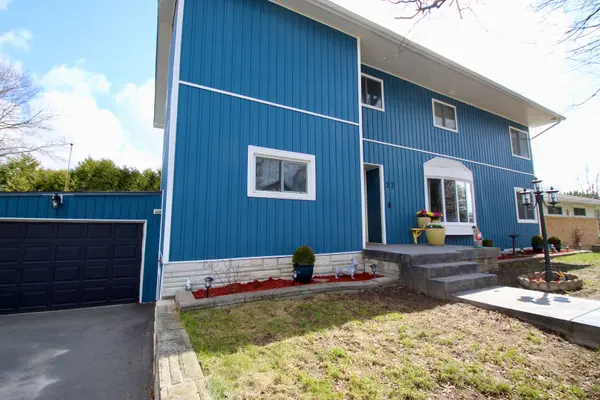 27 Meade ST, Brighton, ON K0K 1H0