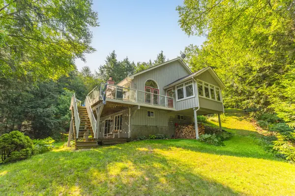 1003 Arnott LN, Dysart Et Al, ON K0M 1S0