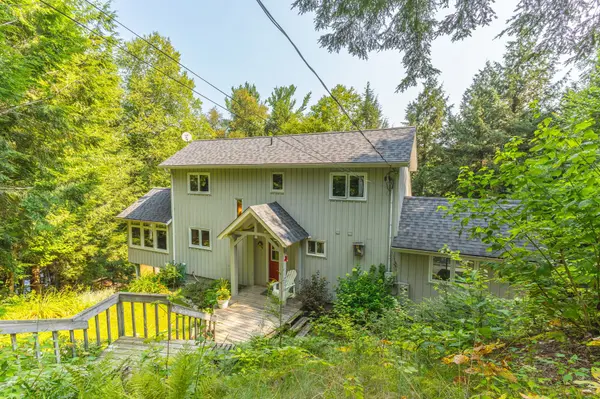 1003 Arnott LN, Dysart Et Al, ON K0M 1S0