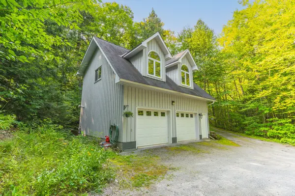 1003 Arnott LN, Dysart Et Al, ON K0M 1S0