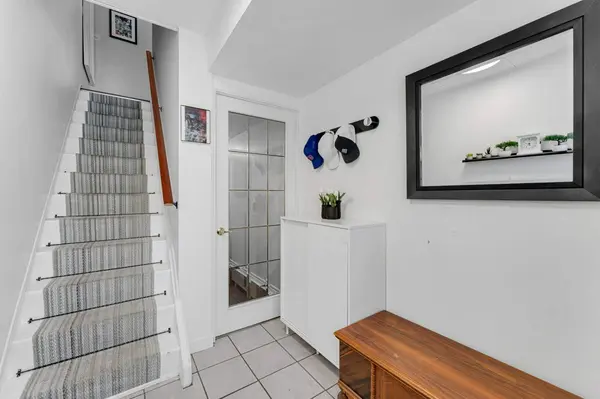 4427 Bath RD #1, Loyalist, ON K7N 1A1