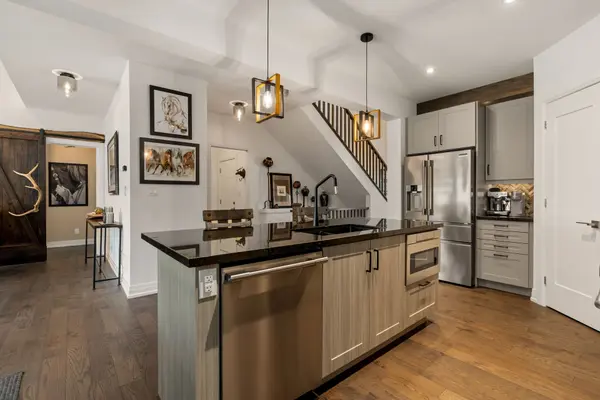 104 CLIPPERS LN, Blue Mountains, ON N0H 2P0