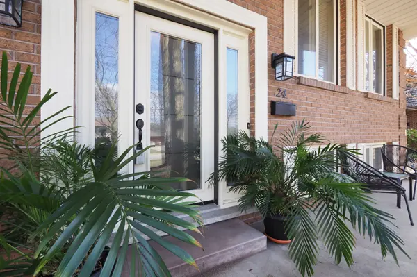 24 Primrose PATH, Kitchener, ON N2E 2R2