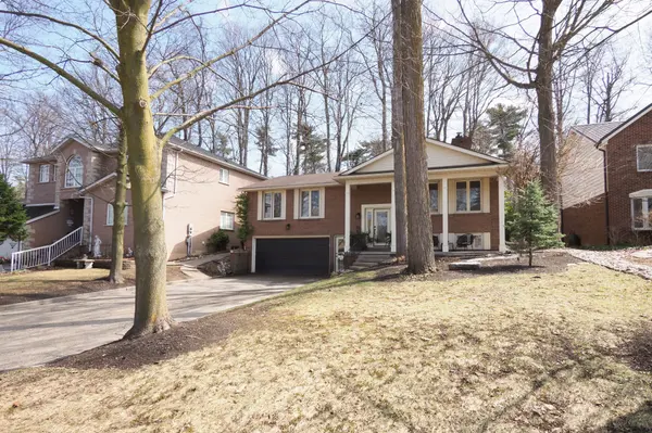 24 Primrose PATH, Kitchener, ON N2E 2R2