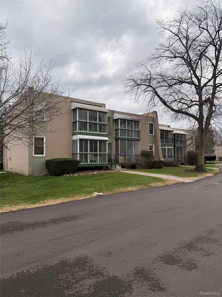 33023 Fargo ST, Livonia, MI 48152