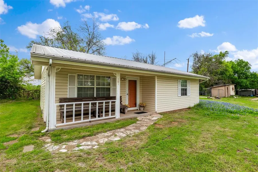 101 S Frio Court, Weatherford, TX 76087