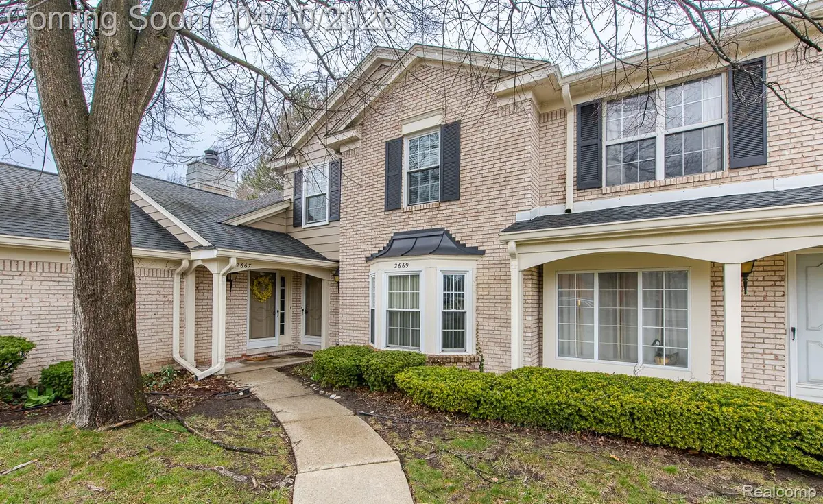 2669 Williamsburg CIR, Auburn Hills, MI 48326
