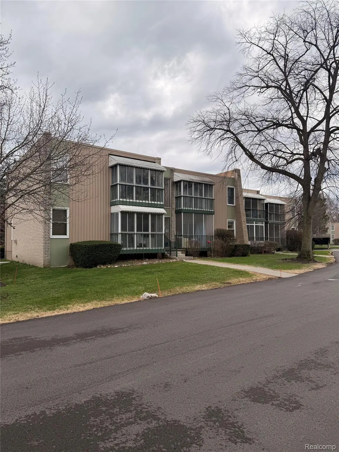 33023 Fargo ST, Livonia, MI 48152