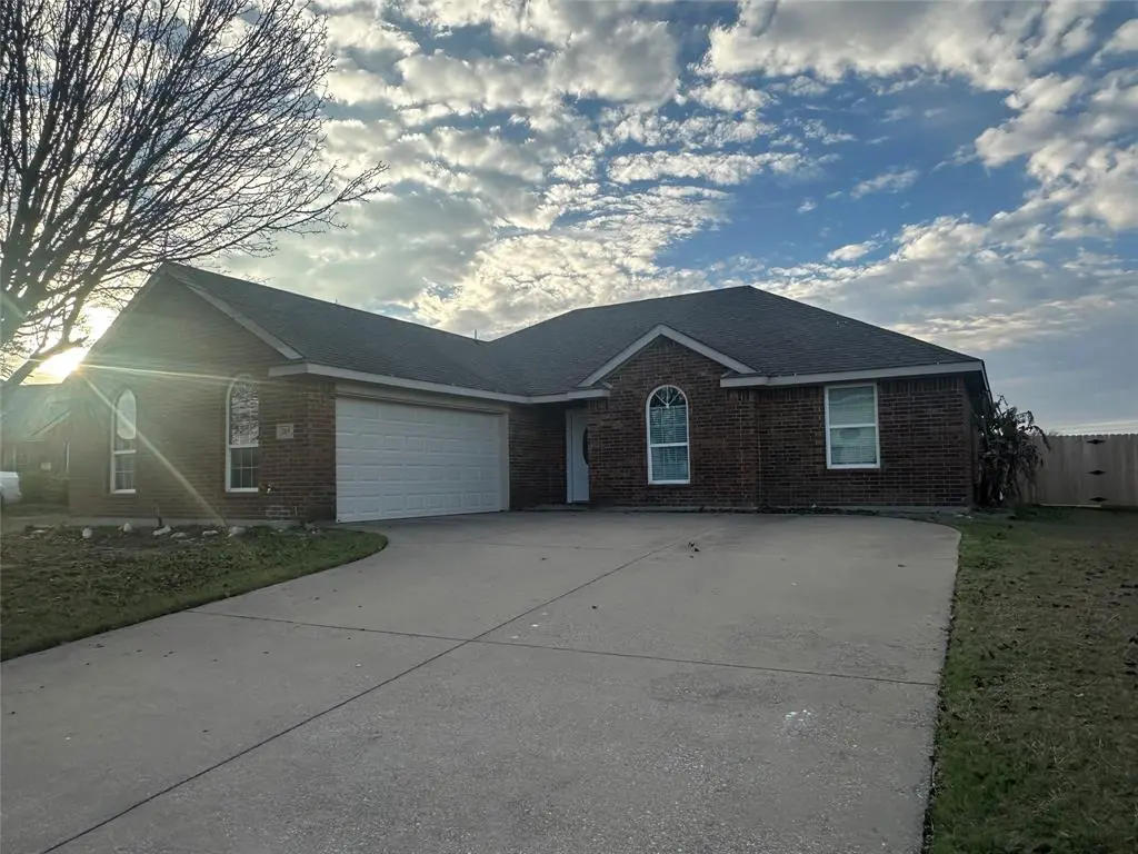 203 Shadow Bend Drive, Red Oak, TX 75154