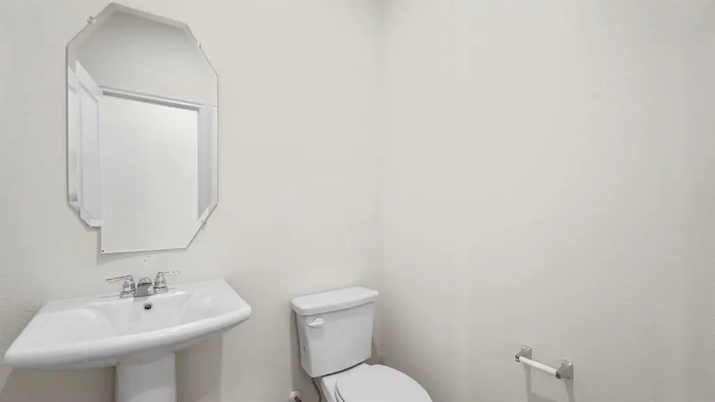 1816 Misty Brook Drive, Blue Ridge, TX 75424