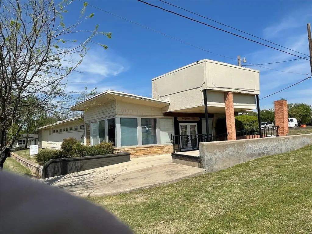 1306 13th Street, Bridgeport, TX 76426