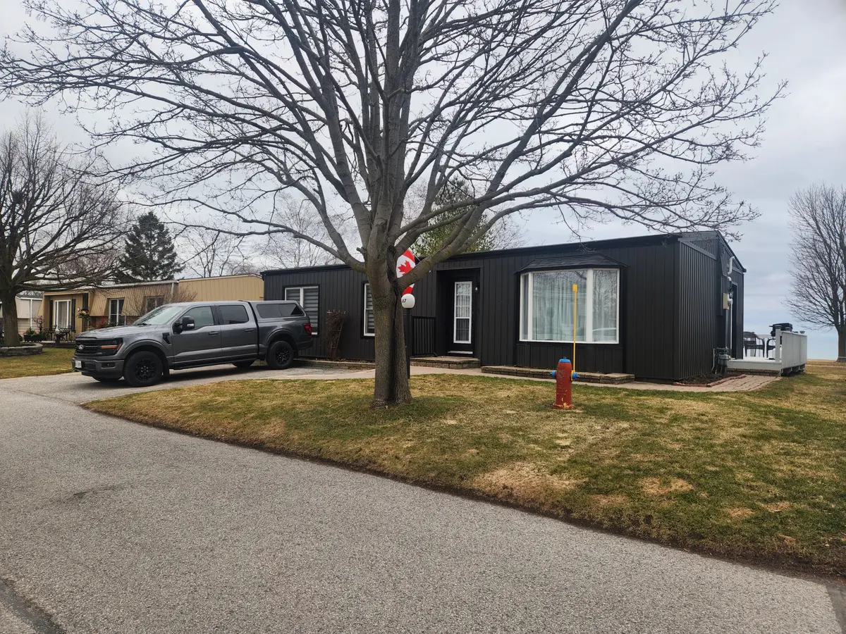 87 Bluffs RD, Clarington, ON L1B 1B9