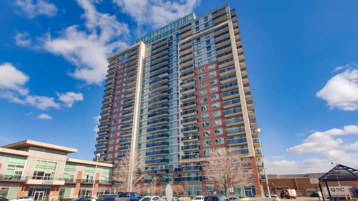 215 Queen ST E #2108, Brampton, ON L6W 0A9