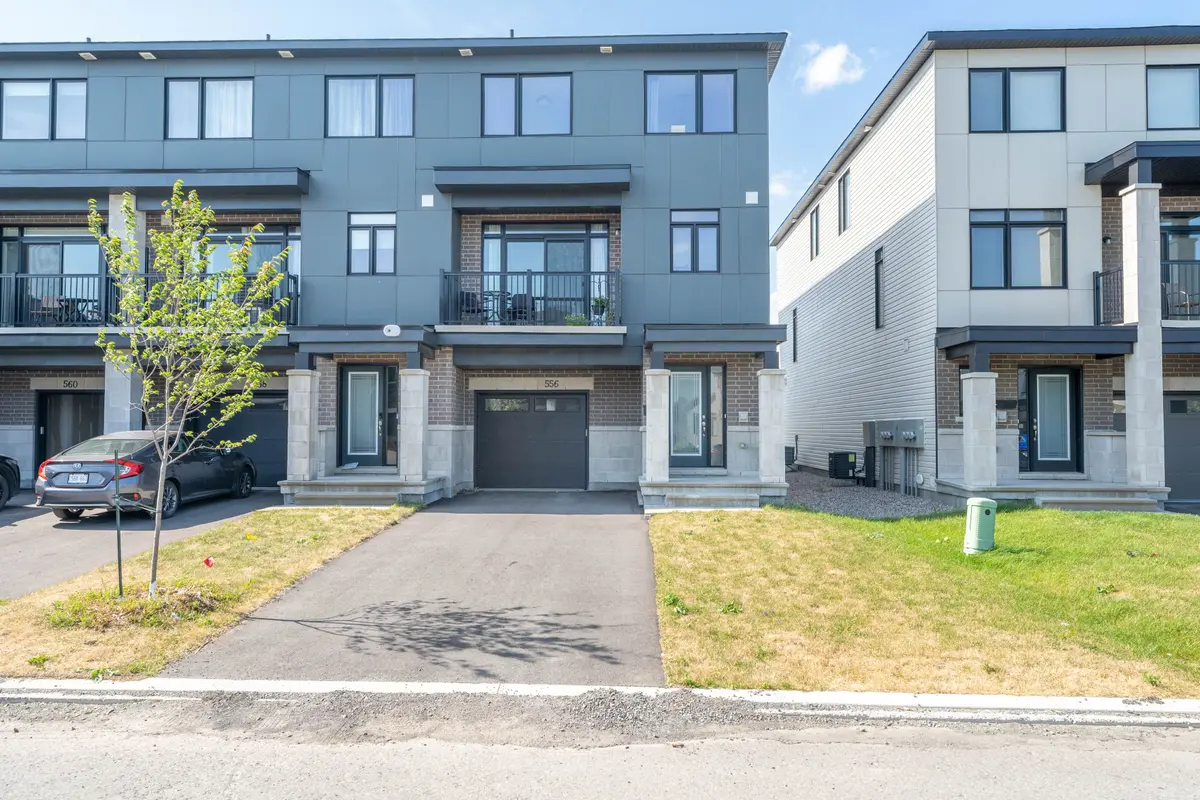 556 Tahoe HTS, Leitrim, ON K1T 0X5