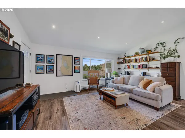 5575 OCEAN ST, Bay City, OR 97107