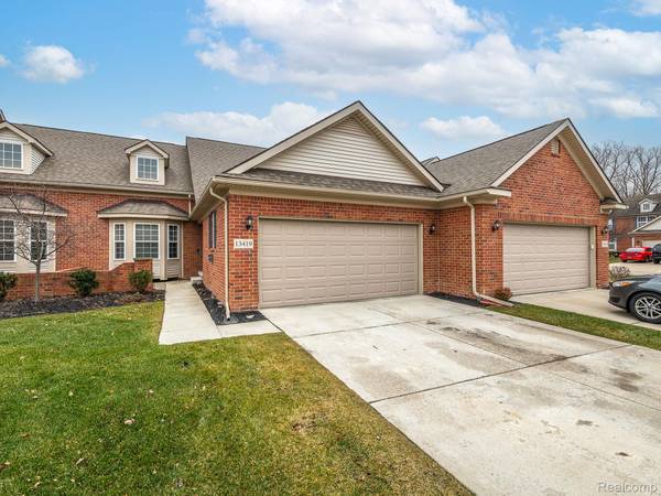 13419 Shire LN, Southgate, MI 48195