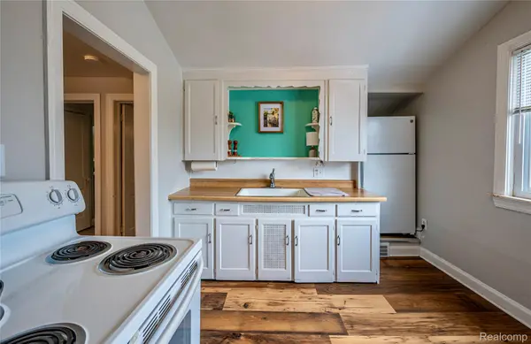 1226 E 6th ST, Royal Oak, MI 48067