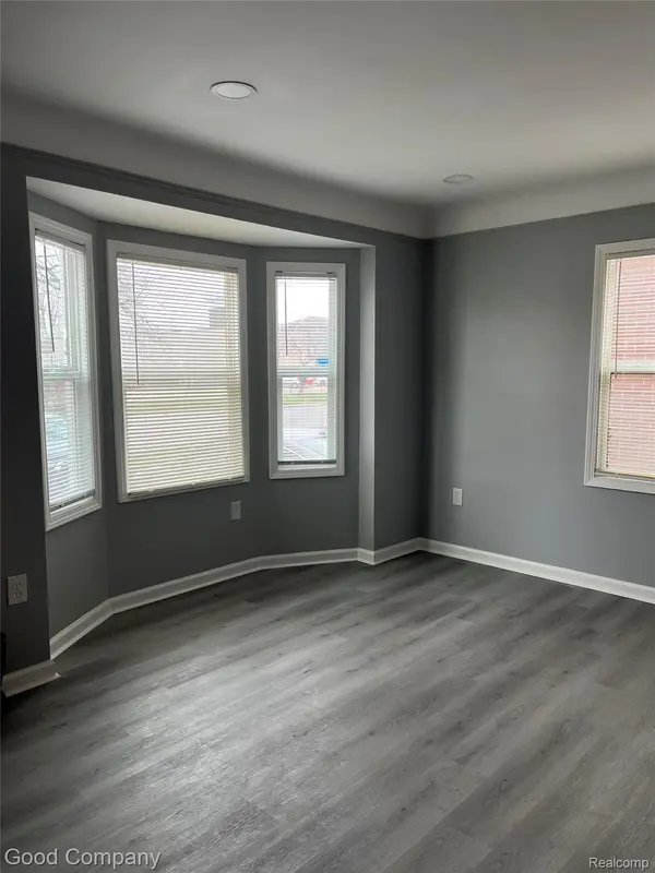 19745 Kelly Rd, Detroit, MI 48225