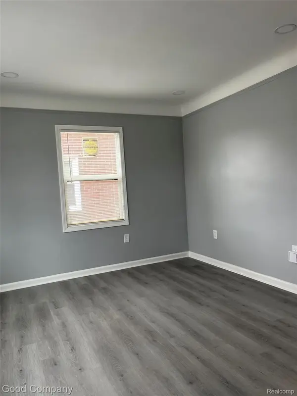 19745 Kelly Rd, Detroit, MI 48225