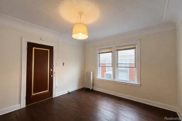 884 Beaconsfield AVE #2, Grosse Pointe Park, MI 48230