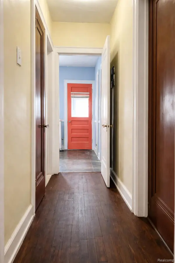 884 Beaconsfield AVE #2, Grosse Pointe Park, MI 48230