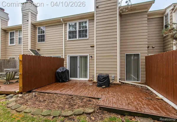 2669 Williamsburg CIR, Auburn Hills, MI 48326