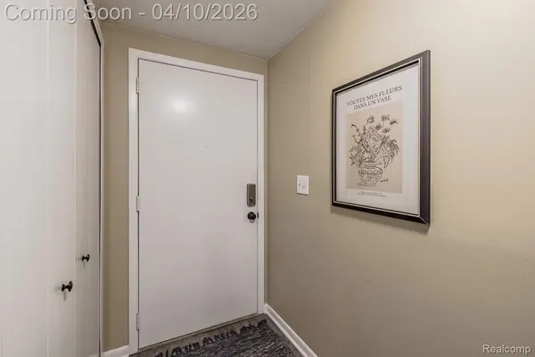 2669 Williamsburg CIR, Auburn Hills, MI 48326