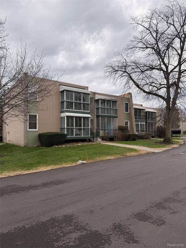 33023 Fargo ST, Livonia, MI 48152