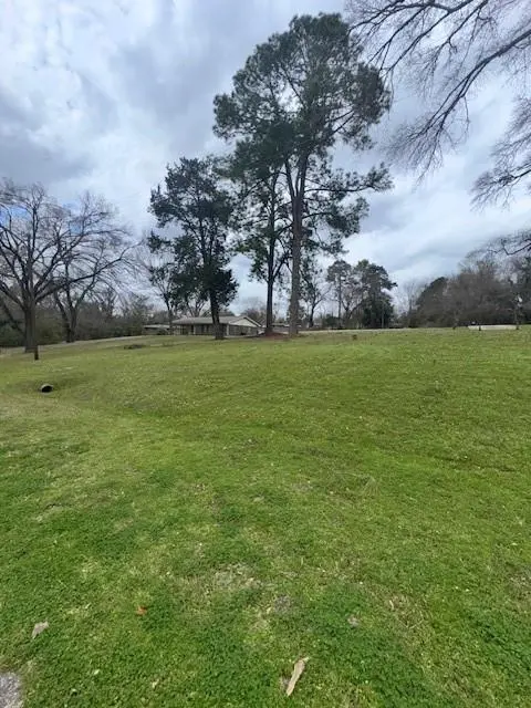 812 Lakeside Drive, Athens, TX 75751