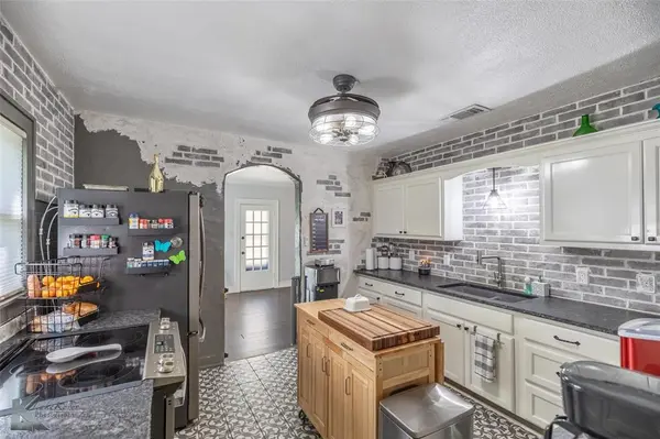 202 E Ross Street, Rising Star, TX 76471